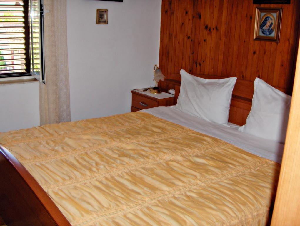 Guest House Roza Vrboska Pokoj fotografie