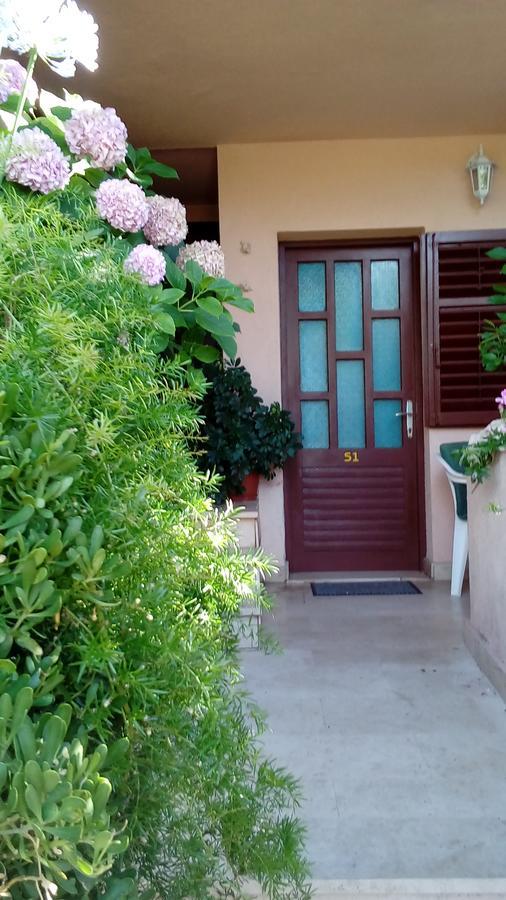 Guest House Roza Vrboska Exteriér fotografie