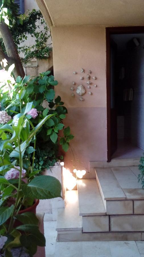 Guest House Roza Vrboska Exteriér fotografie